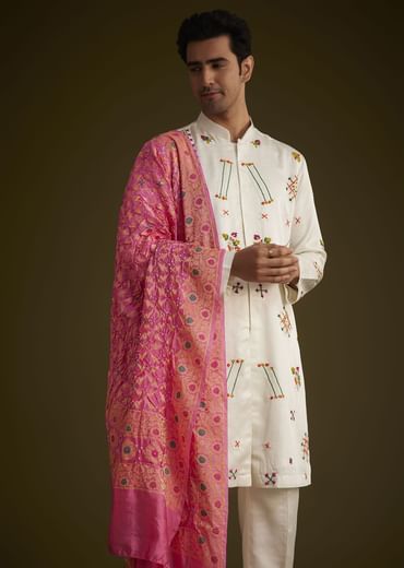 Off White Silk Thread Embroidered Kurta Set With Bandhani Dupatta