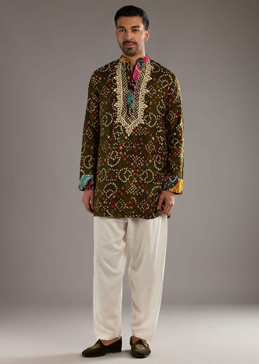 Olive Cotton Silk Kurta Set For Men With Hand Dyed Bandhani Print