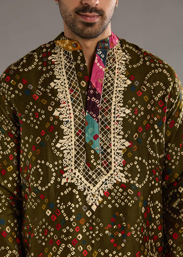 Olive Cotton Silk Kurta Set For Men With Hand Dyed Bandhani Print