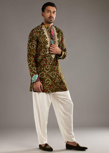 Olive Cotton Silk Kurta Set For Men With Hand Dyed Bandhani Print