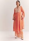 Peach Silk Threadwork Kurta Set With Organza Dupatta