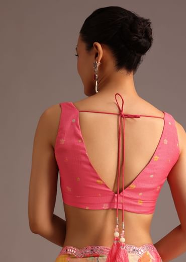 Pink Abstract Printed Muslin Saree With Unstitched Blouse
