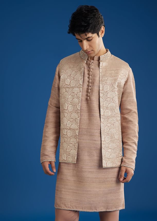 Peach Banarasi Kurta Set With Salli And Katsana Jacket Peach Banarasi Kurta Set With Salli And Katsana Jacket