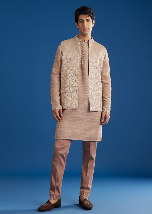 Peach Banarasi Kurta Set With Salli And Katsana Jacket Peach Banarasi Kurta Set With Salli And Katsana Jacket