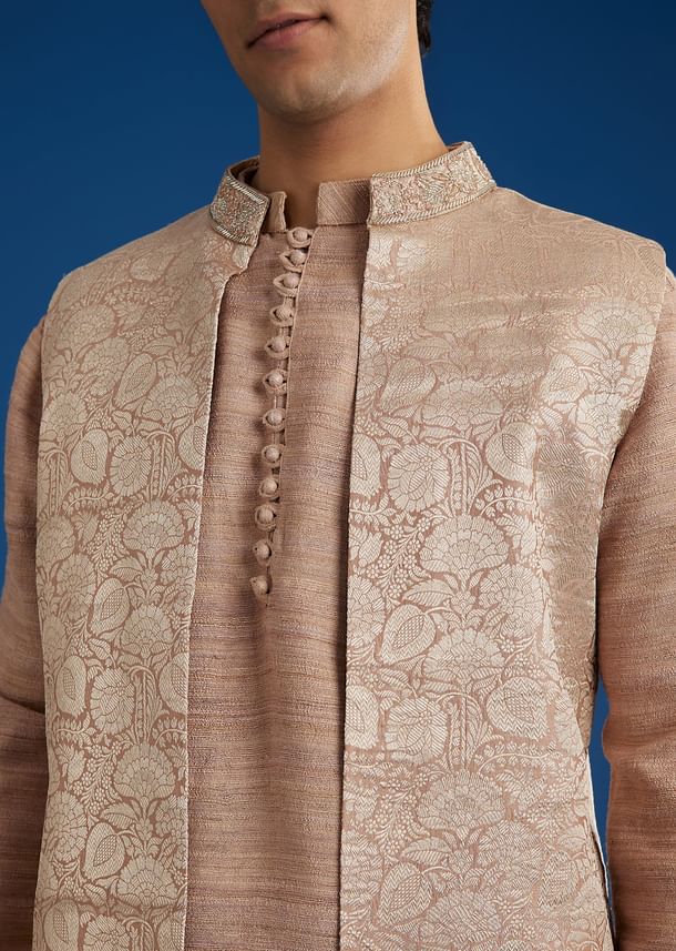 Peach Banarasi Kurta Set With Salli And Katsana Jacket Peach Banarasi Kurta Set With Salli And Katsana Jacket