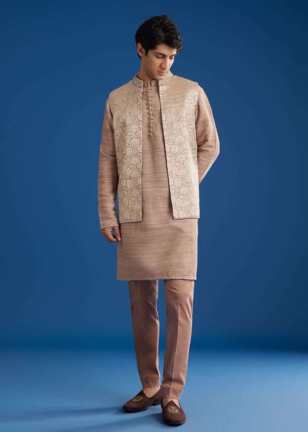 Peach Banarasi Kurta Set With Salli And Katsana Jacket Peach Banarasi Kurta Set With Salli And Katsana Jacket