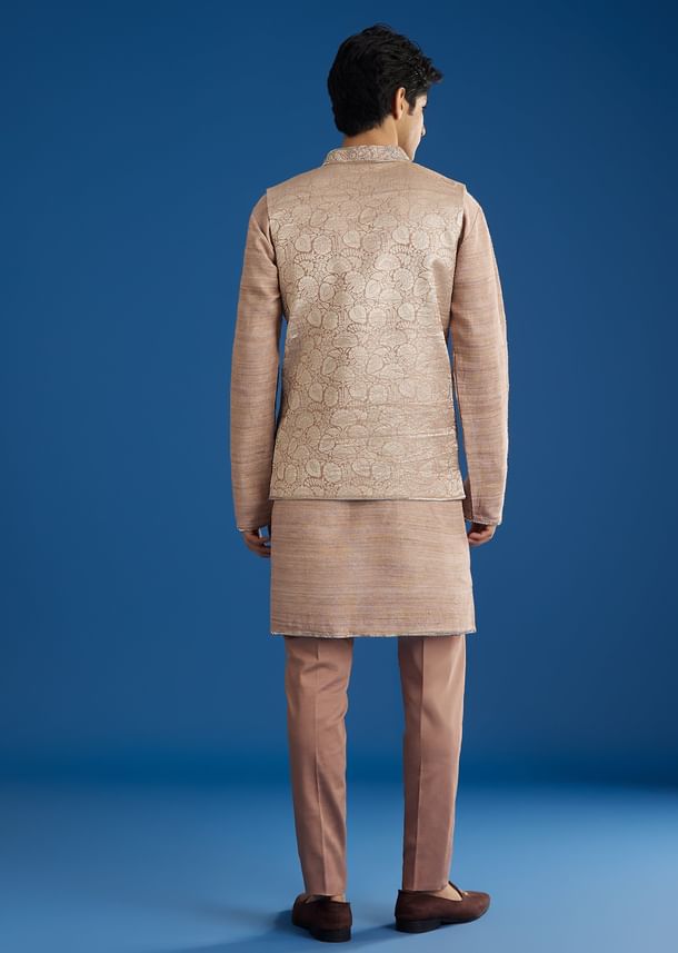 Peach Banarasi Kurta Set With Salli And Katsana Jacket Peach Banarasi Kurta Set With Salli And Katsana Jacket