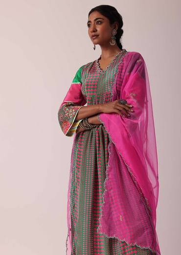 Pink Palazzo Set In Silk With Printed Kurta And Organza Dupatta