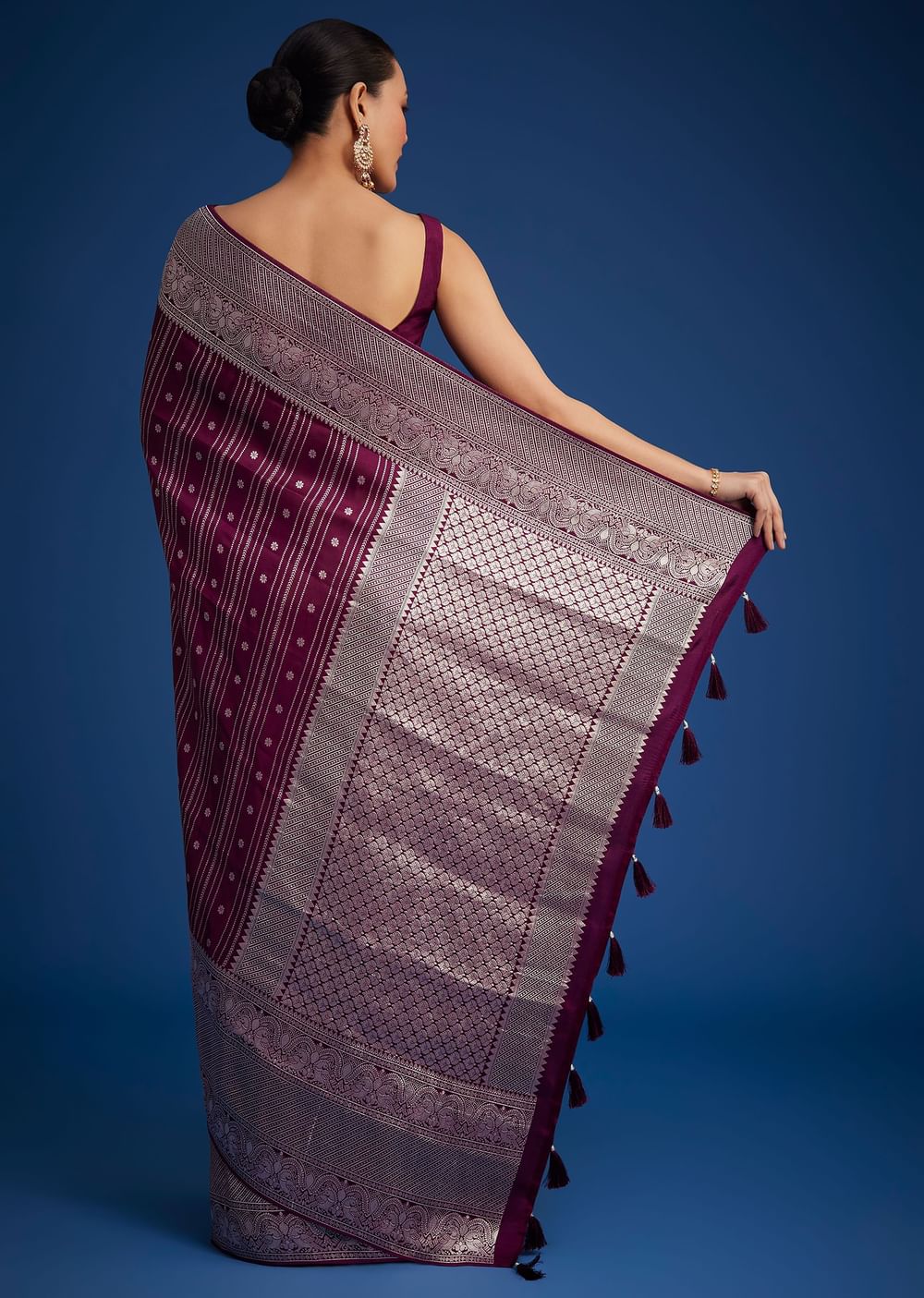 Purple Dola Silk Saree With Zari Woven Floral And Geometric Patterns