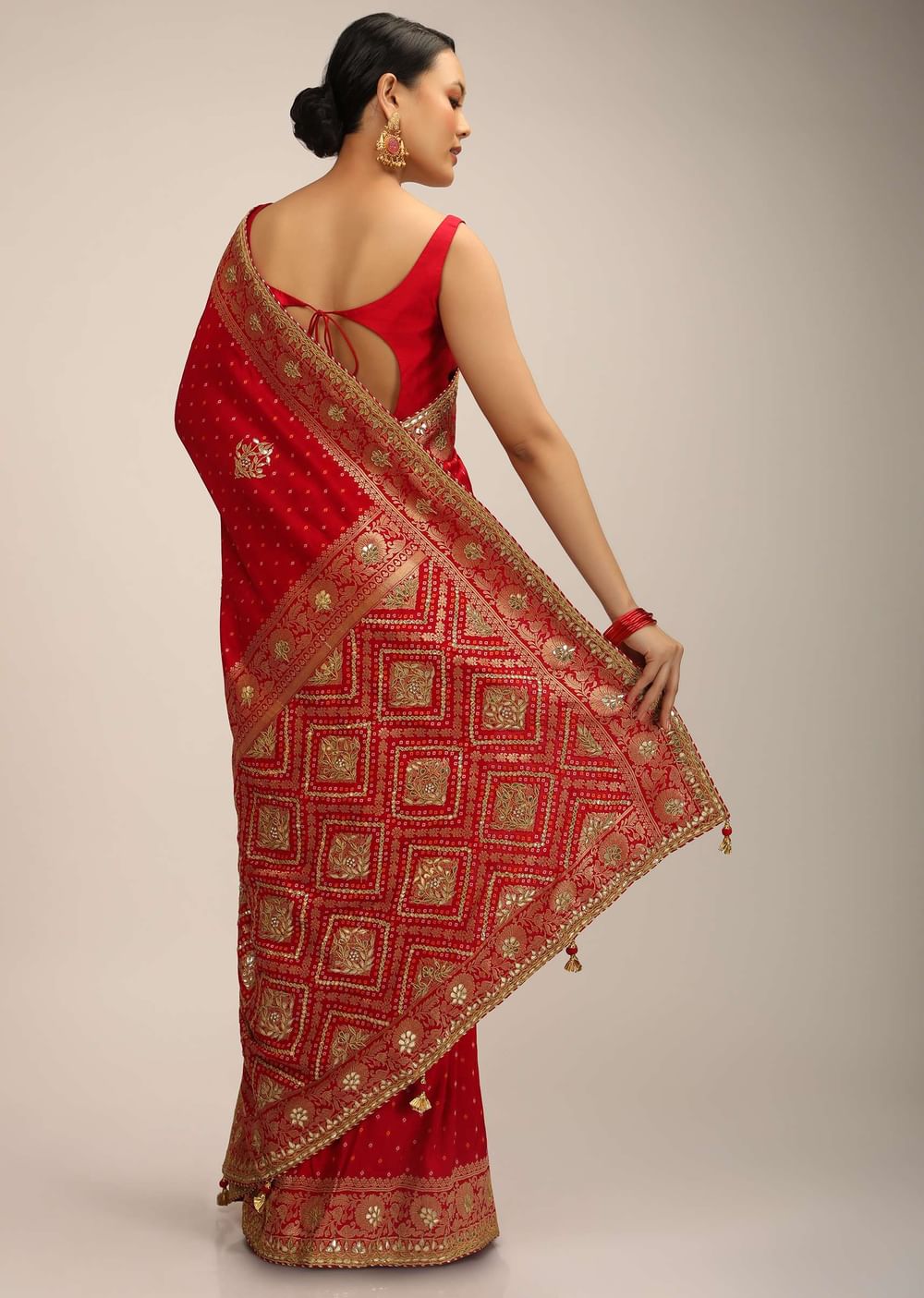 Red Saree In Silk With Brocade Geometric And Floral Design On The Pallu And Gotta Embroidery