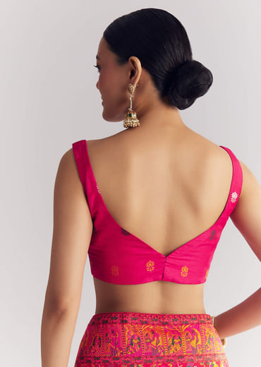 Red Dola Silk Saree With Traditional Weaves