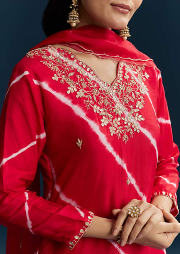 Red Silk Kurta Set With Leheriya Print And Cutdana Work