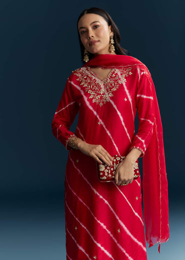 Red Silk Kurta Set With Leheriya Print And Cutdana Work