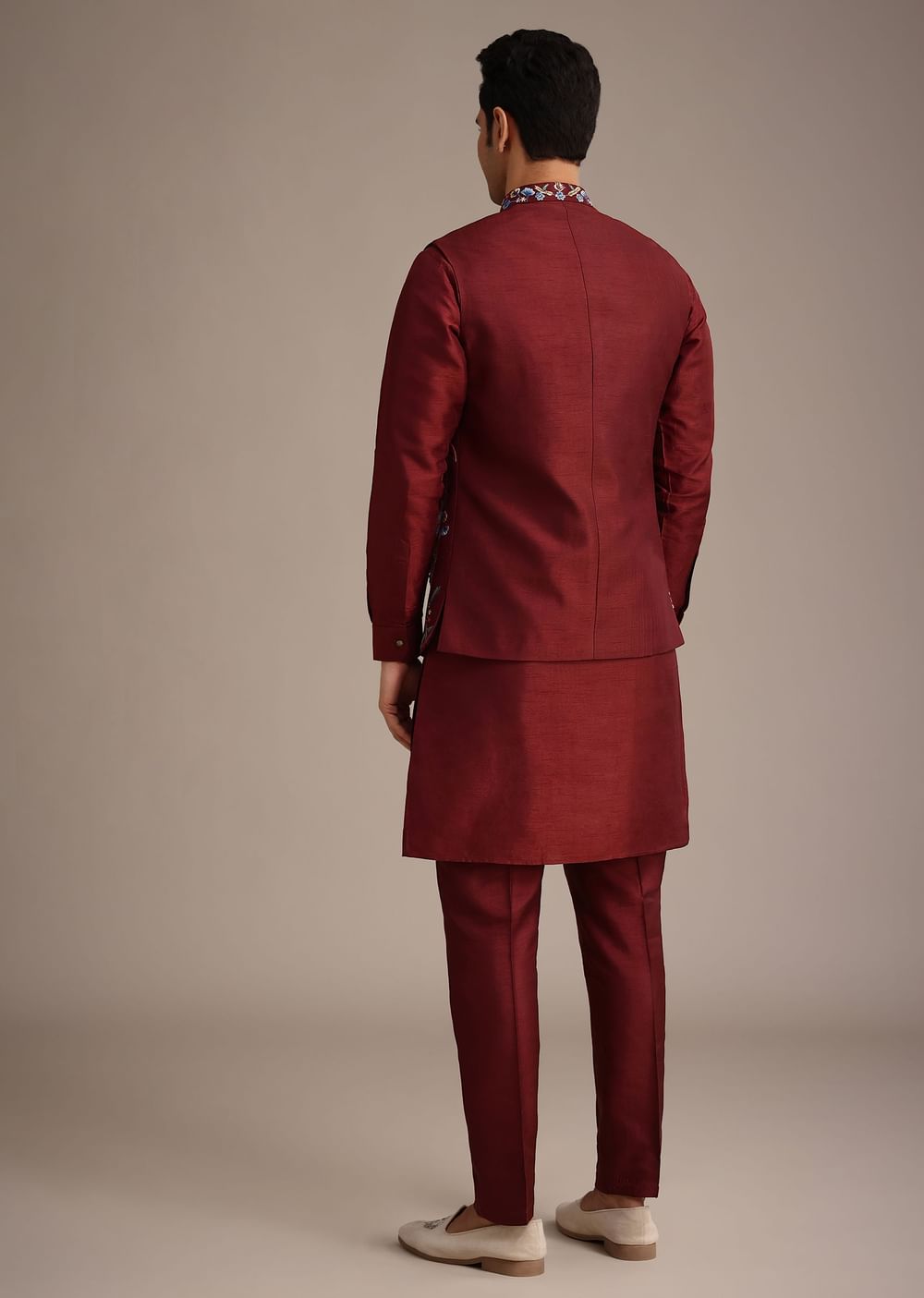 Red Jacket And Kurta Set In Silk With Resham Work