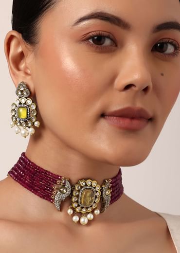 Red Pendant Beaded Choker Set With Floral Motif