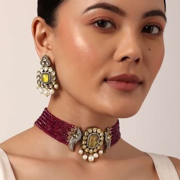 Red Pendant Beaded Choker Set With Floral Motif