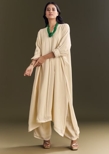 Ivory White Kurta Pant Set With Green Beaded Neckpiece