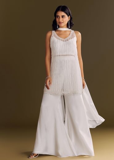 White Crepe Kurta Set With Net Choker Style Dupatta