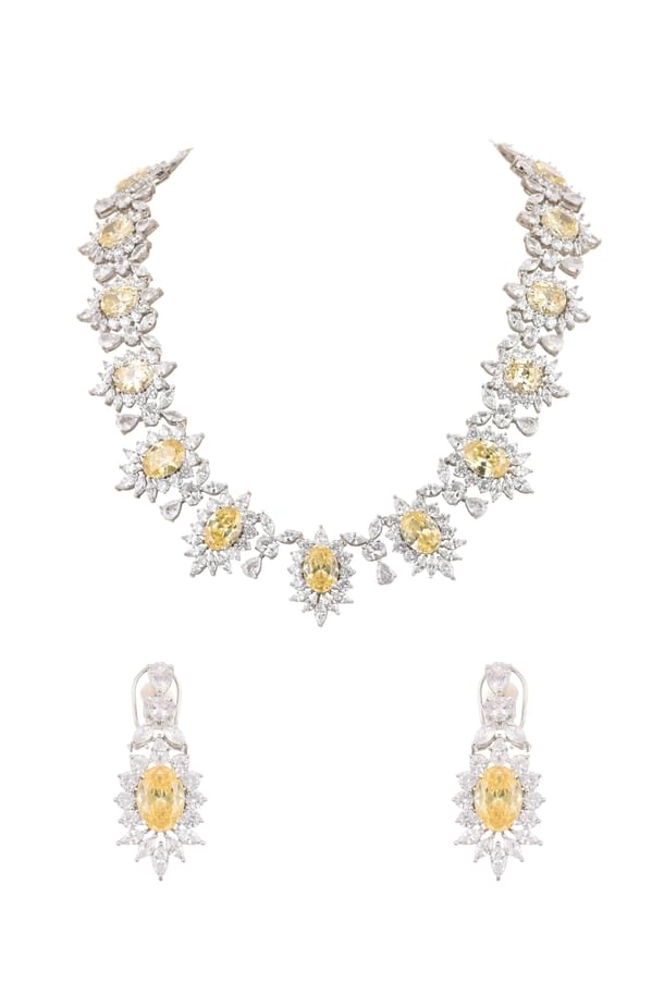 Silver Finish Elizabethian Necklace Set with Champagne Oval Stone and Faux diamonds Silver Finish Elizabethian Necklace Set with Champagne Oval Stone and Faux diamonds