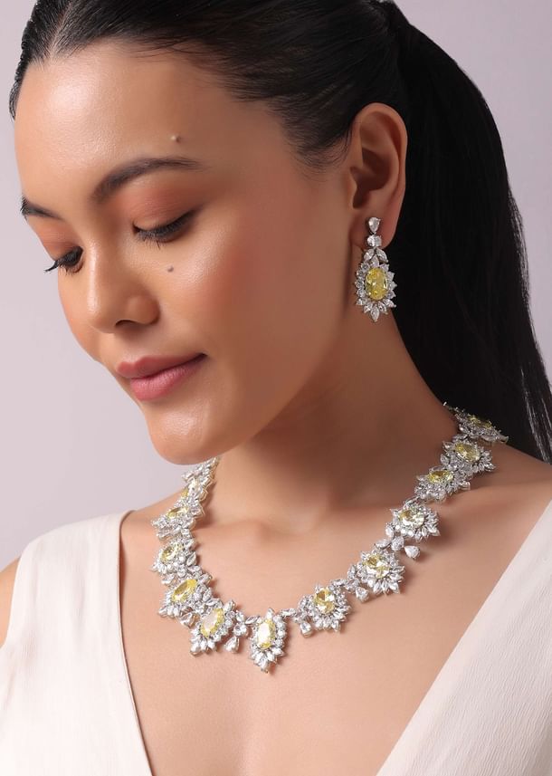 Silver Finish Elizabethian Necklace Set with Champagne Oval Stone and Faux diamonds Silver Finish Elizabethian Necklace Set with Champagne Oval Stone and Faux diamonds