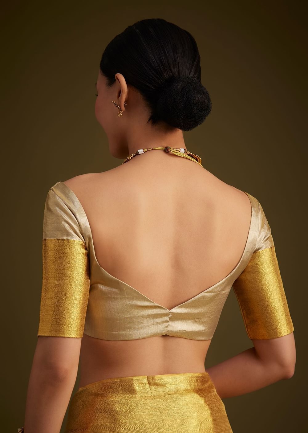Silver Kanjivaram Silk Saree With Gold Contrast Border And Pallu