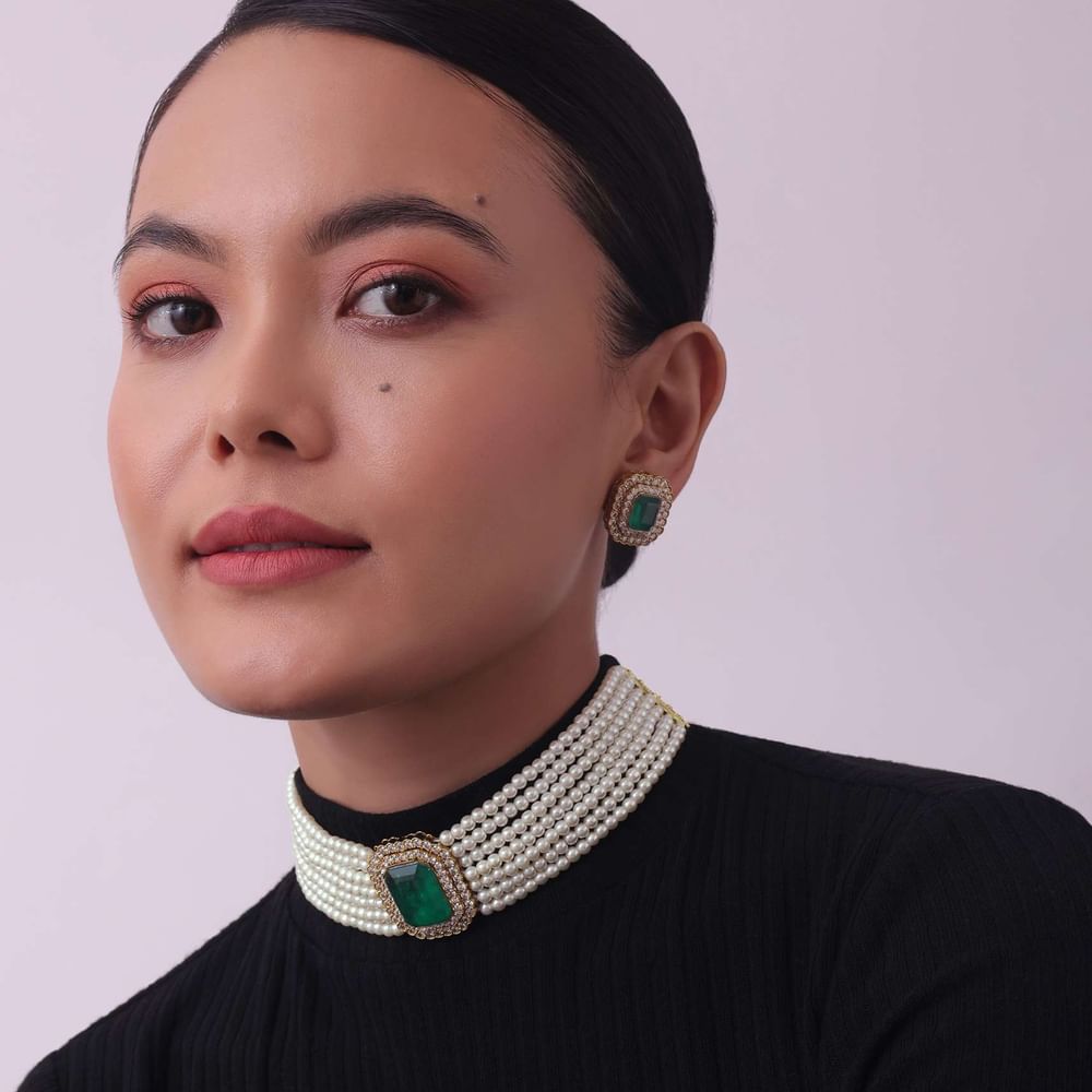 Teal Green Studded Pearl Choker In Mix Metal