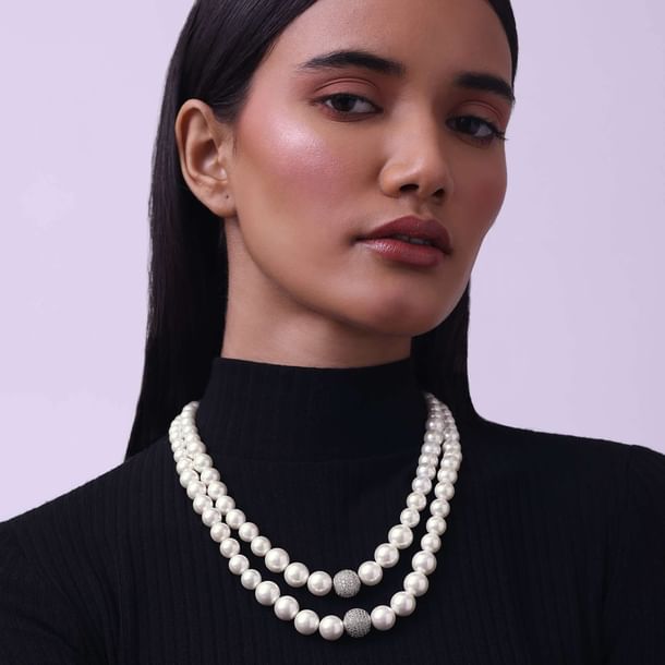 Two Layered Pearl Mala With A Zircon Bead In The Middle Two Layered Pearl Mala With A Zircon Bead In The Middle
