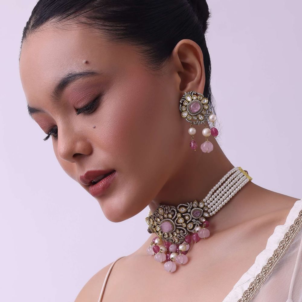 Two Tone Finish Kundan Choker Set In Mix Metal