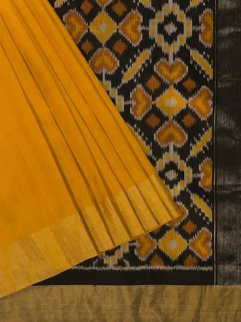 <p>Patola Saree</p>