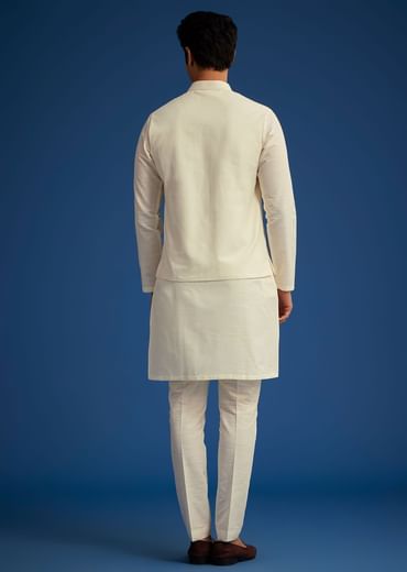 White Cotton Kurta Set With Embroidered Pocket And Collar