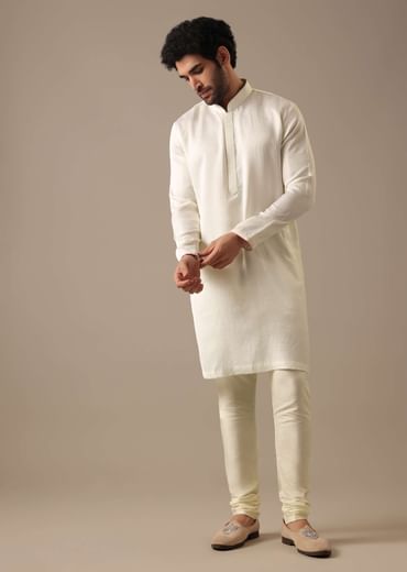 White Floral Bundi & Kurta Set In Silk