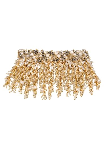 White And Gold Handcrafted Choker Necklace Set In Mix Metal