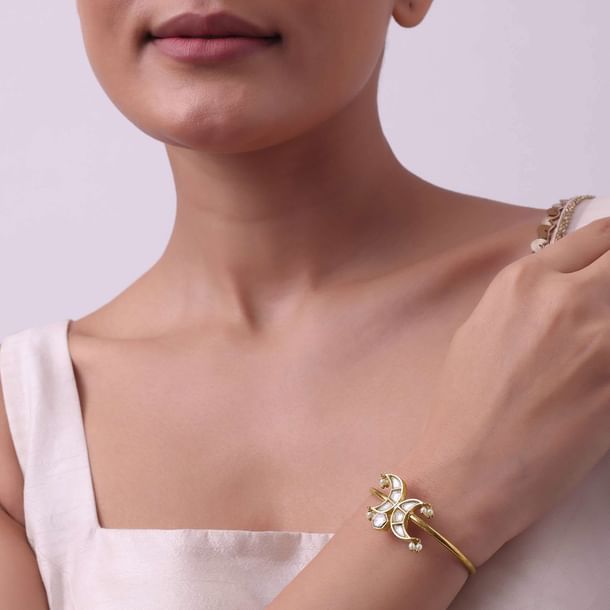White Polki Bracelet In Mix Meta With Pearl Drop White Polki Bracelet In Mix Meta With Pearl Drop