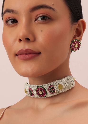 White Rajasthani Ponchi Choker Set With Kundan Detail