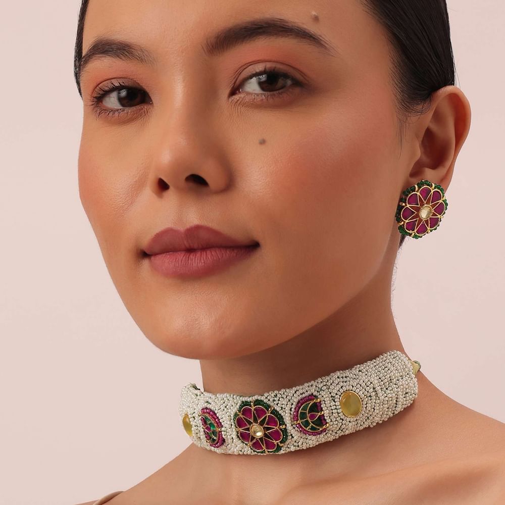 White Rajasthani Ponchi Choker Set With Kundan Detail