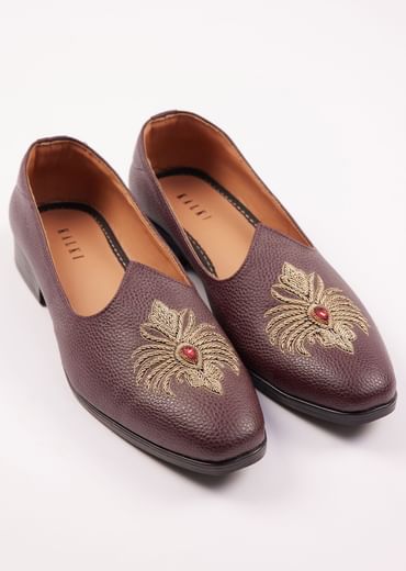 Wine Zardosi Work Juttis