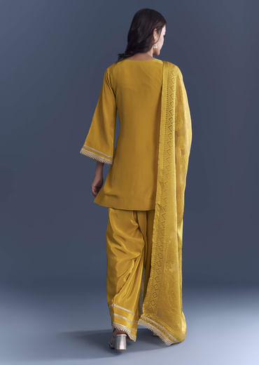 Yellow Crepe Kurta Set With Zardosi Work And Farzi Pants