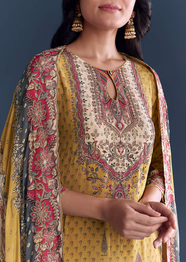 Yellow Crepe Printed Kurta Set With Floral Print