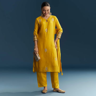 Yellow Silk Kurta Set With Gotta Work